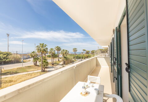 Apartment Balcony Sea View - Gallipoli: Cielo, Nube, Propiedad, Planta, Edificio, Sombra, Árbol, Casa, Bienes Raíces, Arecales