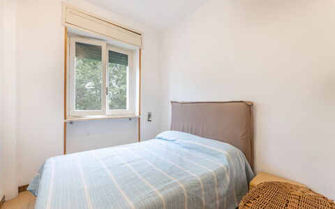 Apartment Living In Baia Verde - Gallipoli: Mueble, Edificio, Ventana, Comodidad, Azur, Madera, Textil, Sombra, Cama