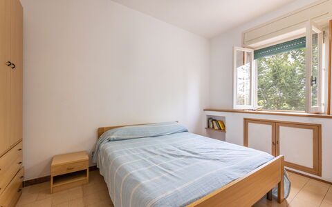 Apartment Living In Baia Verde - Gallipoli: Mueble, Ventana, Comodidad, Edificio, Madera, Diseño De Interiores, Sombra, Suelo, Piso