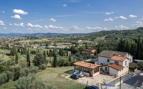 Villacolle 1, Poggio a Caiano, Hot Tub, Wifi, Ac: Cielo, Nube, Tiempo De Día, Ecorregión, Rueda, Montaña, Árbol, El Terreno Del Lote, Paisaje Natural, Edificio