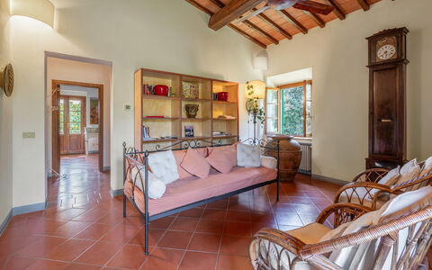 La Tesa Country House With Pool S. Gimignano: Marco, Propiedad, Mueble, Madera, Comodidad, Diseño De Interiores, Suelo, Puerta, Piso, Sala