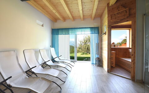 Baita Tersilia Mountain And Lake, Veneto: Mueble, Propiedad, Edificio, Planta, Ventana, Madera, Silla, Diseño De Interiores, Suelo, Piso