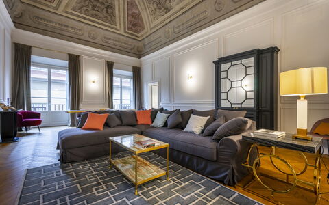 Albizi Penthouse Luxury Apartment In Florence By P: Mueble, Marco, Propiedad, Sofá, Mesa, Comodidad, Diseño De Interiores, Madera, Ventana, Encendiendo