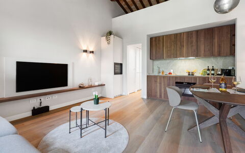 Correggiolo Spereto Apartment With Pool, Montaione: Mesa, Mueble, Propiedad, Sofá, Diseño De Interiores, Naranja, Gabinetes, Madera, Arquitectura, Edificio
