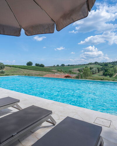 Correggiolo Spereto Apartment With Pool, Montaione: Piscina, Mueble Para Exteriores, Sunlounger, Recurso, Thermae, Eco Hotel, Silla, Ciudad De Vacaciones, Sillón, Villa