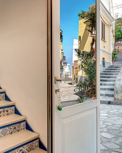 Casetta Di Laura In Massa Lubrense: Planta, Propiedad, Edificio, Azur, Ventana, Casa, Maceta, Madera, Escalera, Planta De Casa