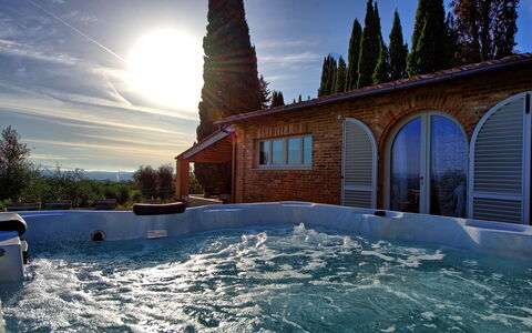 Casa Andrea: Cielo, Agua, Nube, Edificio, Planta, Ventana, Árbol, Piscina, Luz De Sol, Casa