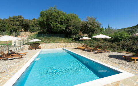 Casa Minuccia: Agua, Propiedad, Planta, Mueble, Cielo, Piscina, Azur, Sombra, Silla, Mueble Para Exteriores