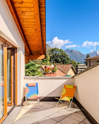 Marino: Agua, Nube, Cielo, Propiedad, Edificio, Piscina, Balneario, Azul, Árbol, Azur