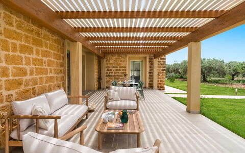Cavial: Propiedad, Mueble, Planta, Mesa, Madera, Diseño De Interiores, Sombra, Arquitectura, Mueble Para Exteriores, Porche