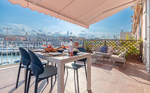 Sospiri Sul Mare: Cielo, Mesa, Propiedad, Mueble, Edificio, Silla, Nube, Sombra, Azur, Agua