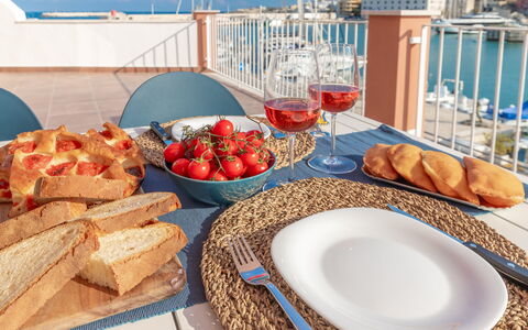 Sospiri Sul Mare: Comida, Vajilla, Vajilla, Mesa, Plato, Utensilios Para Servir, Ingrediente, Manteles, Cocina