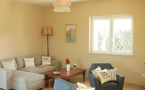 Villa Mariarosaria - Dimora Esclusiva con Piscina: Mueble, Diseño De Interiores, Piso, Suelo, Pared, Madera, Sofá, Habitación, Sala, Textil