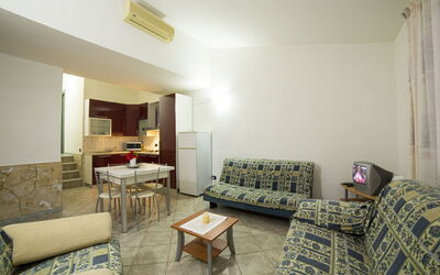 Alojamiento:&nbsp;Trilocale Villa 1