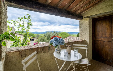 La Palazzina, Ville Di Corsano, Home And Pool: Pared, Maceta, Planta De Casa, Silla, Linos, Casa De Campo, Mueble Para Exteriores, Villa, Balcón, Patio Interior