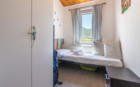 Doxina: Mueble, Techo, Diseño De Interiores, Casa, Habitación, Habitación, Cama, Lecho, Sábana, Linos