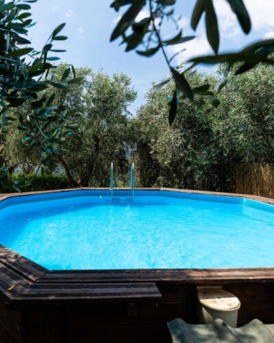 Civezza 637: Azul, Piscina, Material Compuesto, Ocio, Sombra, Recurso, Eco Hotel, Patio Interior, Centro De Ocio, Fuente De Agua