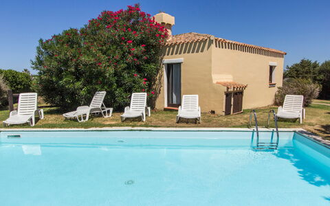 Villetta Mare Blu With Pool, Country Village, Stin: Piscina, Recurso, Inmuebles, Eco Hotel, Mueble Para Exteriores, Villa, Casa De Campo, Hacienda, Sunlounger, Sombra