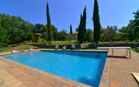 Villa Il Troscione: Azul, Piscina, Sombra, Jardín, Paisajismo, Recurso, Mueble Para Exteriores, Fuente De Agua, Hacienda, Patio Interior