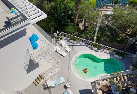 Villa Neranyum: Piscina, Recurso, Mueble Para Exteriores, Material Compuesto, Eco Hotel, Ocio, Inmuebles, Sombra, Villa, Thermae