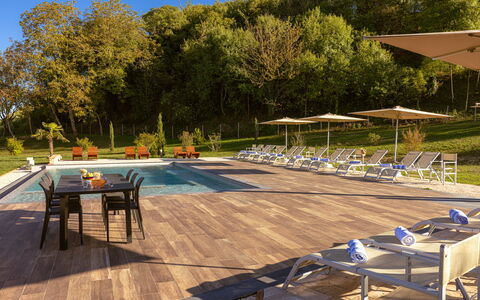 La Capanna, Borgo Campassini, Monteriggioni: Piscina, Mueble Para Exteriores, Mueble, Recurso, Sunlounger, Silla, Eco Hotel, Paraguas, Ocio, Jardín