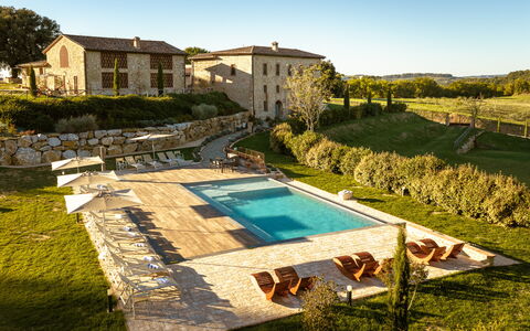 La Capanna, Borgo Campassini, Monteriggioni: Piscina, El Terreno Del Lote, Inmuebles, Casa De Campo, Recurso, Villa, Cabaña, Mueble Para Exteriores, Jardín, Paisajismo