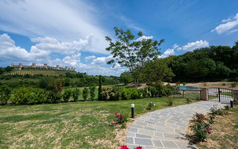 La Capanna, Borgo Campassini, Monteriggioni: Hierba, Naturaleza, Paisaje, Pradera, Arbusto, El Terreno Del Lote, Llanura, Jardín, Primavera, Plantación