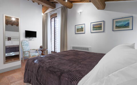 La Capanna, Borgo Campassini, Monteriggioni: Diseño De Interiores, Mueble, Habitación, Cama, Techo, Habitación, Suelo, Piso, Casa, Encendiendo