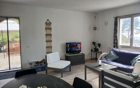 Villa dei Sogni: Mueble, Piso, Diseño De Interiores, Madera, Suelo, Habitación, Silla, Sofá, Mesa, Sala