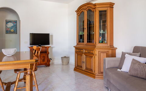 Remo: Mueble, Diseño De Interiores, Piso, Madera, Suelo, Habitación, Sala, Gabinetes, Encendiendo, Casa