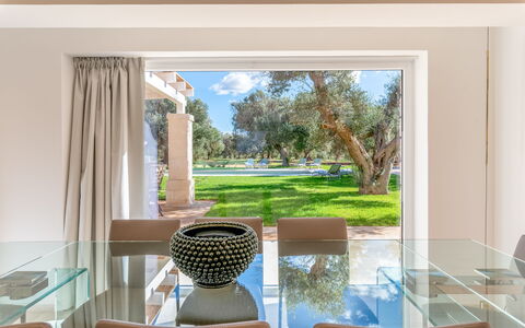 Trullo Brenda: Mueble, Diseño De Interiores, Mesa, Piso, Silla, Cocina Y Comedor Mesa, Suelo, Techo, Casa, Comedor