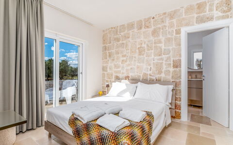 Trullo Brenda: Suelo, Departamento, Mueble Para Exteriores, Recurso, Silla, Piscina, Balcón, Hotel, Villa, Eco Hotel
