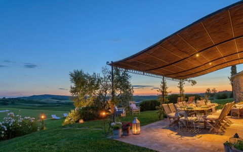 Prugnolo: Paisaje, El Terreno Del Lote, Mueble Para Exteriores, Silla, Casa De Campo, Paisajismo, Inmuebles, Eco Hotel, Yarda, Villa