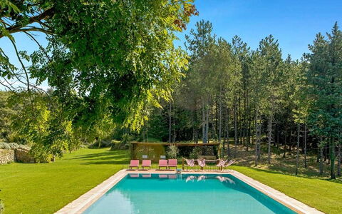 Villa Aiola: Piscina, Jardín, Sombra, Césped, Recurso, Paisajismo, Eco Hotel, Patio Interior, Yarda, Parque
