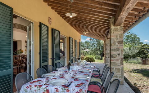 Bellaria: Casa, Puerta, Mueble Para Exteriores, Cabaña, Porche, Inmuebles, Silla, Cocina Y Comedor Mesa, Sombra, Casa De Campo