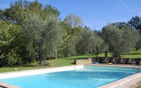 Podere Torre: Piscina, Recurso, Sombra, Inmuebles, Hacienda, Mueble Para Exteriores, Jardín, Eco Hotel, Thermae, Patio Interior