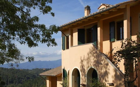 Podere Torre: Casa, Barrio Residencial, Arquitectura, Casa, El Terreno Del Lote, Inmuebles, Villa, Balcón, Casa De Campo, Eco Hotel