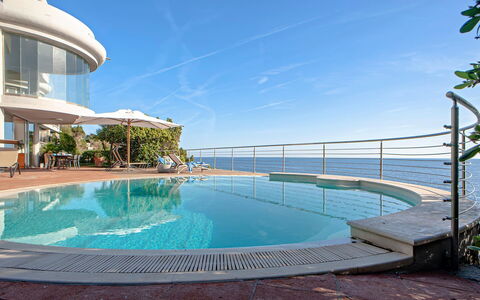 Villa Baia al Mare: Piscina, Recurso, Ocio, Balcón, Eco Hotel, Hotel, Vacaciones, Villa, Mueble Para Exteriores, Ciudad De Vacaciones
