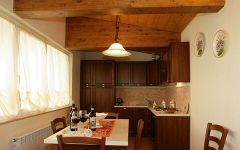 San Giuseppe Villa: Diseño De Interiores, Mueble, Piso, Madera, Techo, Mostrador, Cocina, Lámpara, Habitación, Suelo