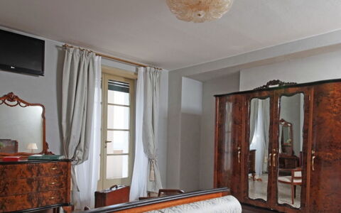 Villa Garda: Mueble, Diseño De Interiores, Madera, Piso, Habitación, Habitación, Encendiendo, Suelo, Cama, Marco