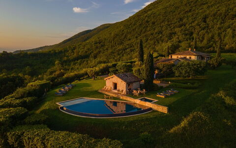 Villa Sibilla: Paisaje Natural, Colina, Tierras Altas, Cordillera, Valle, Hill Station, Piscina, Cayó, Tarn, Casa De Campo