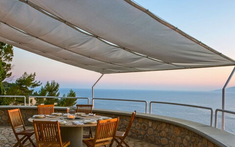 Villa Cala Moresca: Sombra, Mueble Para Exteriores, Pabellón, Silla, Toldo, Estructura Al Aire Libre, Eco Hotel, Zona Tropical, Recurso, Piscina
