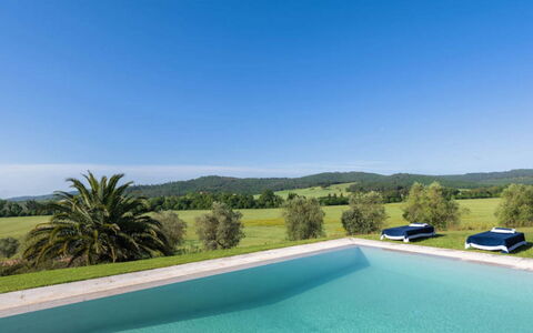 Villa Moscato: Azul, Piscina, Paisaje Natural, Paisajismo, Casa De Campo