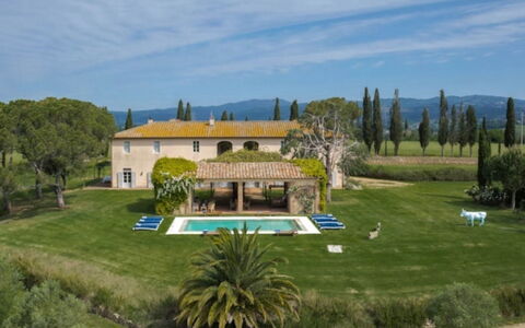 Villa Moscato: Inmuebles, Césped, Jardín, Paisajismo, Casa De Campo, Mansión, Villa, Parque, Plantación, Hacienda