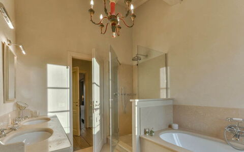 Villa Il Serraglio: Diseño De Interiores, Pared, Piso, Arreglo De Tubería, Baño, Techo, Suelo, Encendiendo, Plomería, Grifo