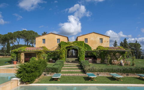 Villa Il Serraglio: Arbusto, Casa, Inmuebles, Jardín, Cabaña, Casa De Campo, Paisajismo, Villa, Hacienda, Mansión