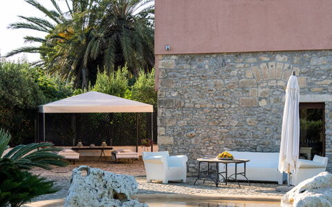 Villa dello Zingaro: Mueble, Sombra, Mueble Para Exteriores, Silla, Maceta, Recurso, Eco Hotel, Jardín, Losa, Paisajismo