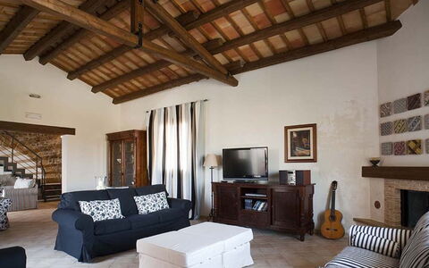 Villa dello Zingaro: Mueble, Diseño De Interiores, Pared, Piso, Madera, Suelo, Sofá, Habitación, Sala, Casa