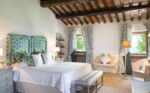 Villa Savino: Mueble, Diseño De Interiores, Cama, Habitación, Casa, Arrojar La Almohada, Textil, Linos, Piso, Suelo