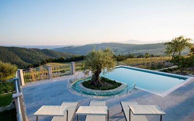 Villa Rufeno: Paisaje, Colina, Cordillera, Mueble Para Exteriores, Piscina, Hill Station, Eco Hotel, Recurso, Paisajismo, Inmuebles